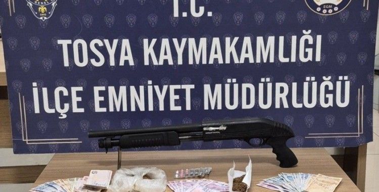 Kastamonu’da bir evde yapılan aramada uyuşturucu yakalandı