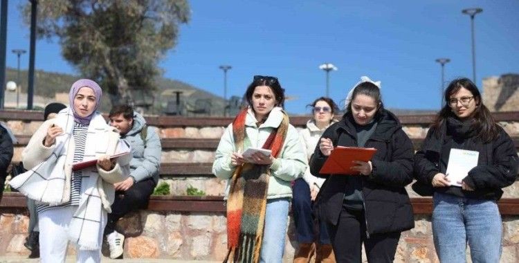 Bursalı öğrenciler Hereke Kalesi’ne hayran kaldı
