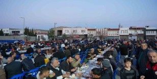 Kahta Belediyesi’nin iftar çadırına yoğun ilgi
