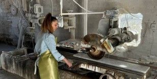 Hem anne hem de mermer ustası

