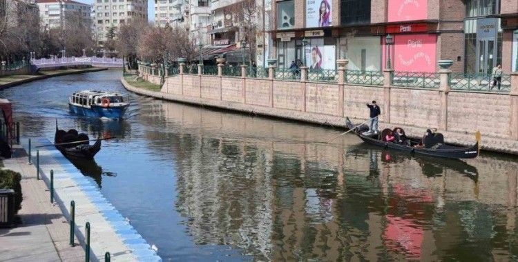Eskişehir’de güzel hava gondollarda yoğunluk oluşturdu
