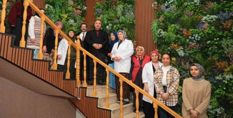 Vali Aydoğdu Refahiye’de çeşitli temaslarda bulundu
