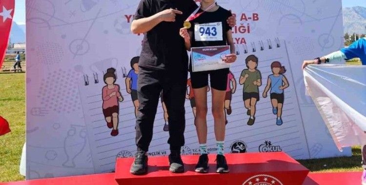 Manisalı sporcu Nida Deniz Karataş Türkiye şampiyonu oldu
