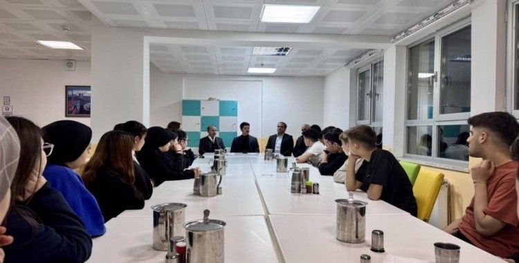 Kaymakam Kahraman öğrencilerle iftarda buluştu
