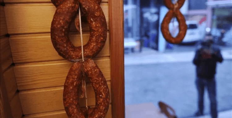 Yediğiniz gıdalara dikkat, bakanlık hileli markaları duyurdu: Sucuk, salam, köfte ve peynirin içinden çıktı