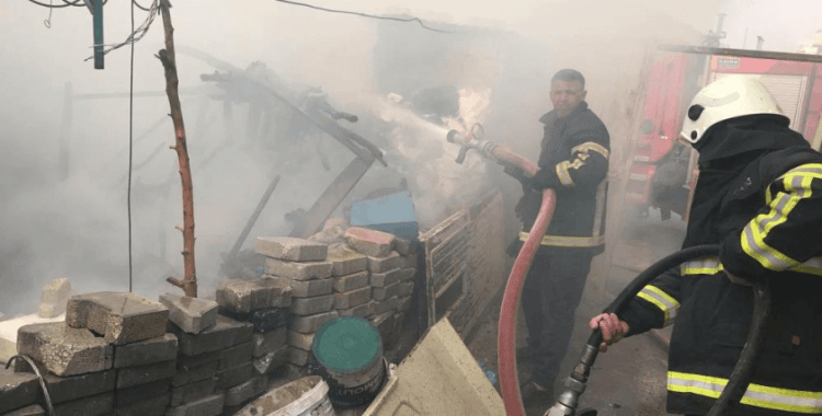 Reyhanlı'da odunluk yangını