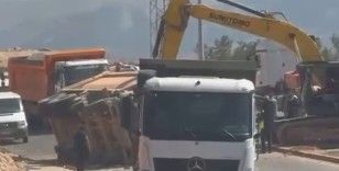 Virajı alamayan kamyon devrildi: 1 yaralı
