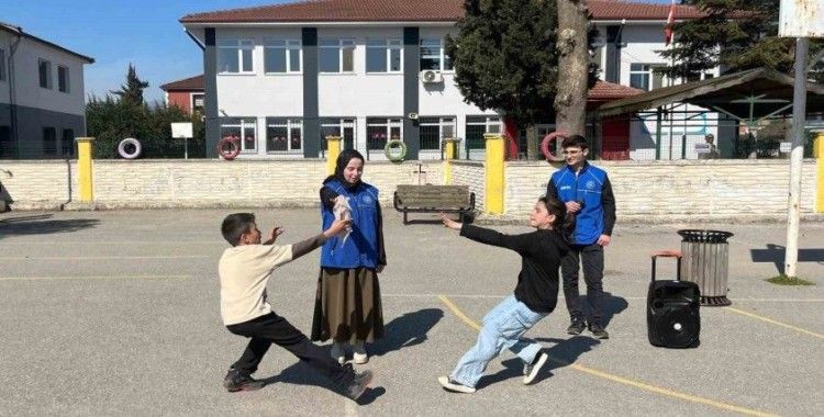 Teknolojiyle yok olan oyunları oynadılar
