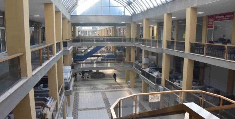 Sadıkoğlu: "Deprem mağduru esnafın borçları silinmeli"
