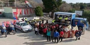 Kuyucak ve Buharkent’te öğrencilere emniyet kemerinin önemi anlatıldı
