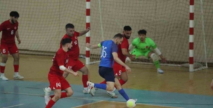 Erzincan’da oynanan karşılaşmada Futsal A Milli takımı, Slovakya’ya 8-4 mağlup oldu

