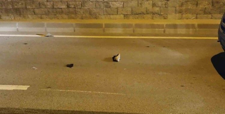 Bursa’da yolun karşısına geçen 2 kişiye hafif ticari araç çarptı: 2 yaralı
