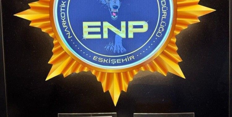 Üzerine sarılı 9 kilo bonzai üretilebilecek uyuşturucu madde ele geçirildi