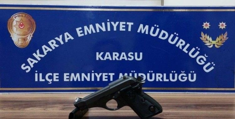 Şüpheli hareketler sergiledi, üzerinden ruhsatsız silah çıktı
