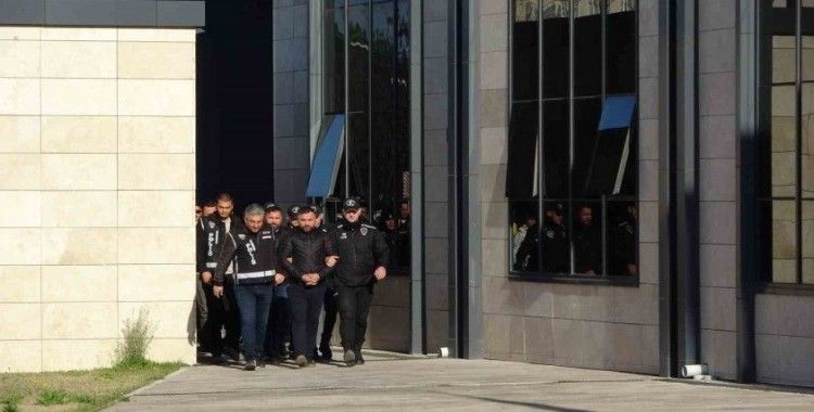 Çanakkale’de otelde balyozlu kavgaya 10 gözaltı
