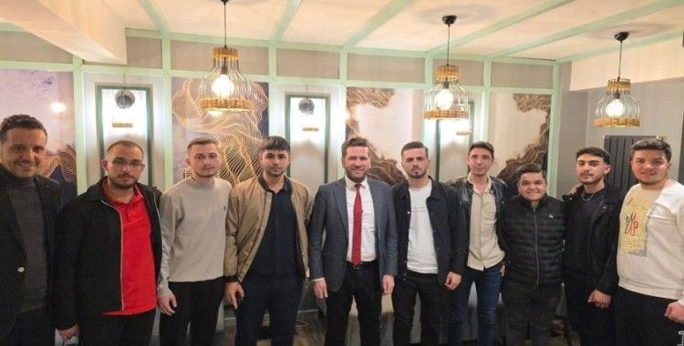 Başkan Tatık orucunu öğrenci evinde açtı
