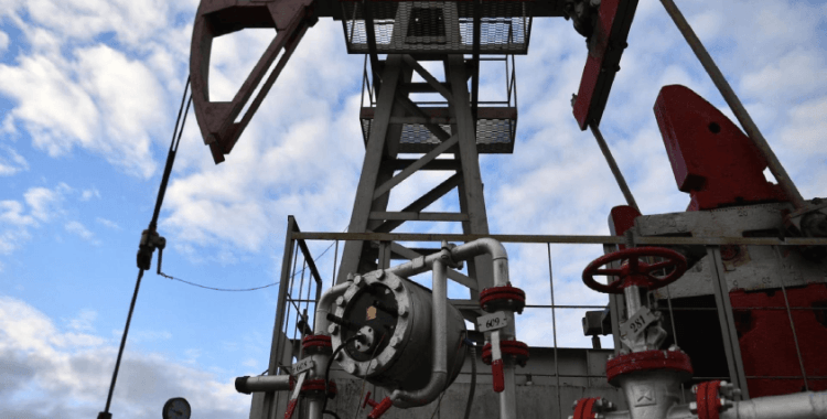 Trump'dan kısıtlama kararı: 'Avrupa artık yaptırımlı bankalar üzerinden Rus petrolü satın alamayacak'