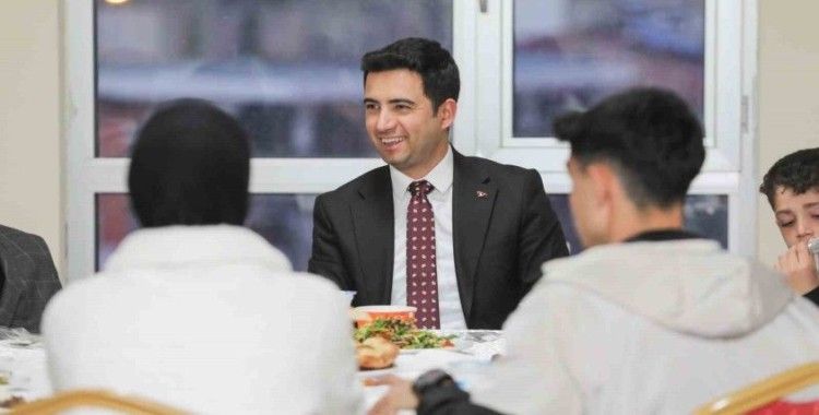 Genç Kaymakamı Güzel, SYDV tarafından desteklenen ailelerle iftar açtı
