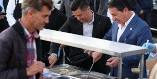 Başkan Aras ve Başkan Ünlü, Marmaris’te binlerce kişiyle iftar yaptı
