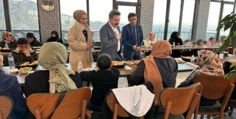 Kaymakam Özçelik, yetim ve öksüz çocuklarla iftar yaptı
