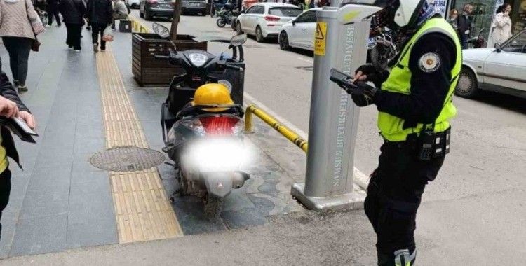 Kaldırımları işgal eden 76 motosiklet sürücüsüne ceza
