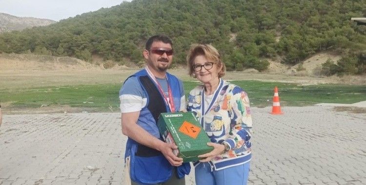 Başkan Çelik, trap turnuvasında madalya kazanan sporcuları tebrik etti
