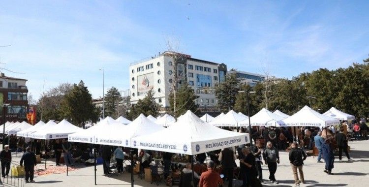 Melikgazi’nin Antika Pazarı’na yoğun ilgi

