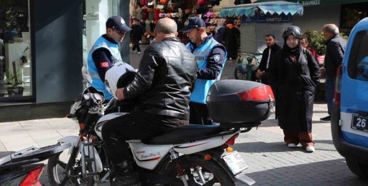 Büyükşehir zabıtadan yaya yollarında sıkı denetim
