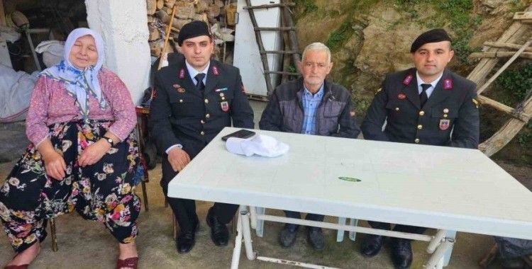 Jandarma, şehit ailesini unutmadı

