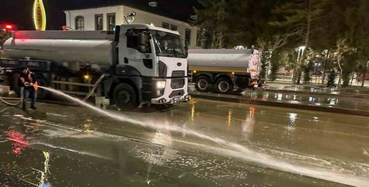Van Büyükşehir Belediyesi kent genelinde temizlik çalışması başlattı
