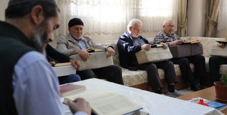 Karatay Emekli Konaklarında Ramazan’a özel Kur’an-ı Kerim dersi
