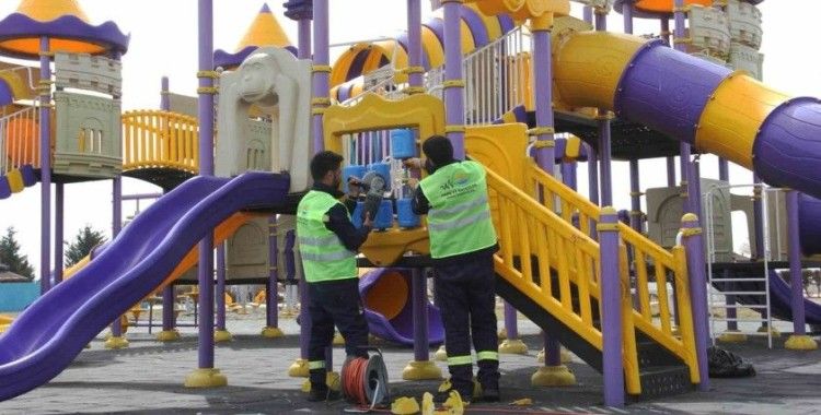 Van’da parklar bahara hazırlanıyor
