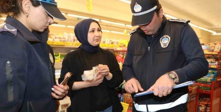 Söke Belediyesi zabıta ekiplerinden marketlerde denetim
