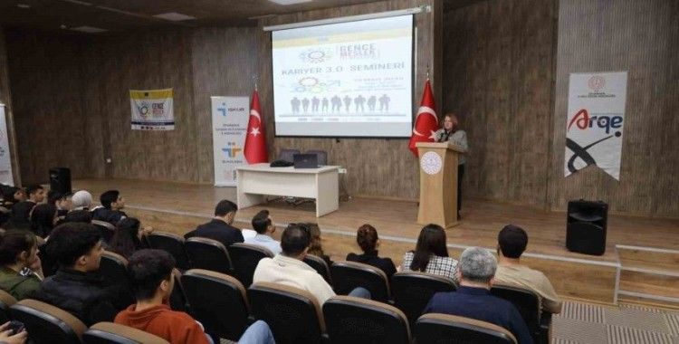 Lise öğrencilerine Kariyer 3.0 Semineri
