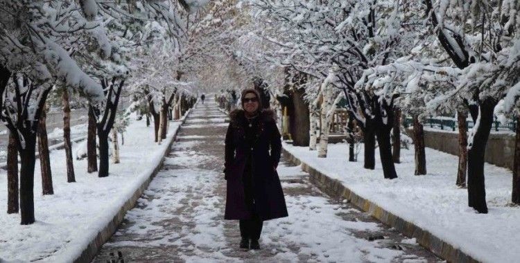 Kar yağışı ile gelen kartpostallık manzaralar
