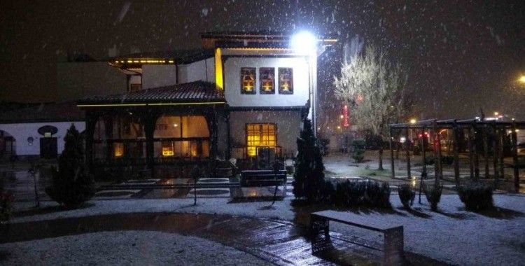 Malatya’da kar yağışı etkili oluyor
