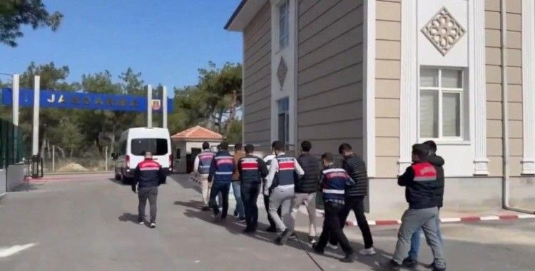 Adana’da "Evde Sabun Paketleme" ilanıyla dolandırıcılık: 5 tutuklama
