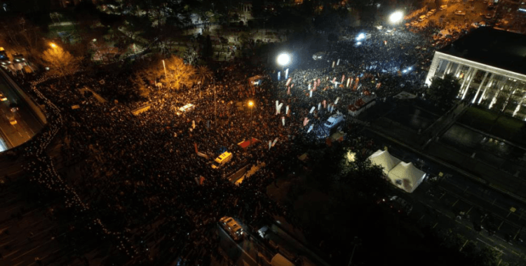 CHP Genel Başkanı Özel: 'İmamoğlu ile dayanışmamızı göstermek için Saraçhane'de toplandık'