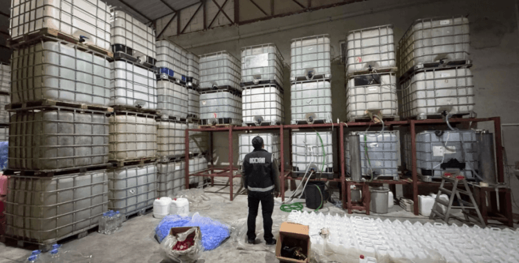 Samsun'da 2 ton etil alkol ele geçirildi