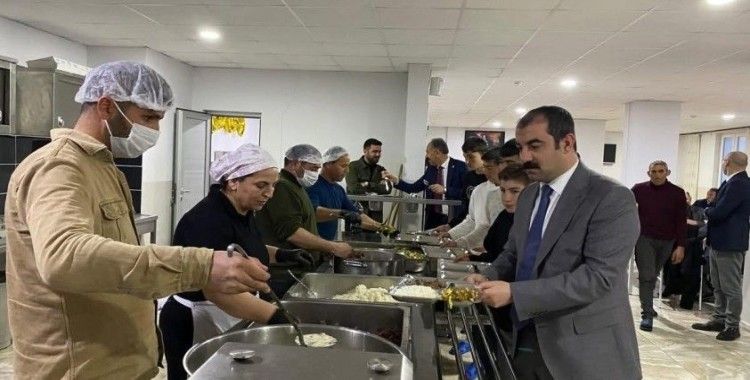 Kaymakam Akköz, öğrencilerle iftar sofrasında buluştu
