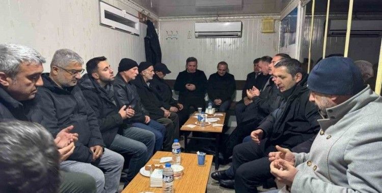 Vali Aydoğdu, Demirci ve Dayıkaraca ailelerine taziyede bulundu
