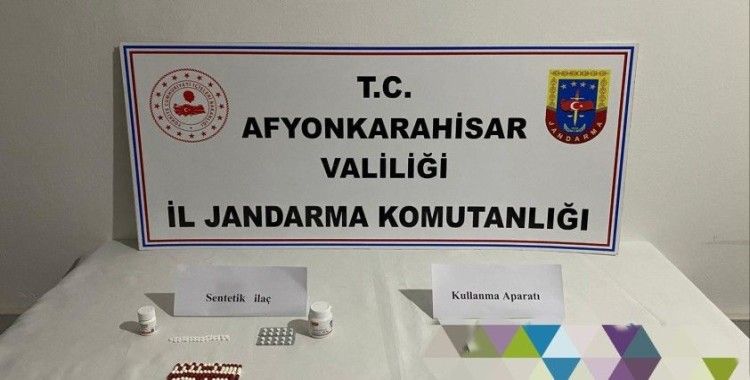 Uyuşturucu haplarla yakalanan 3 kişi gözaltına alındı
