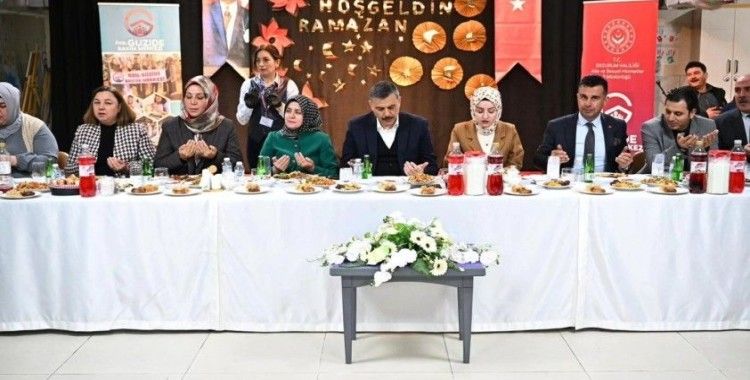 Vali Çiftçi, bakım merkezinde iftar programına katıldı
