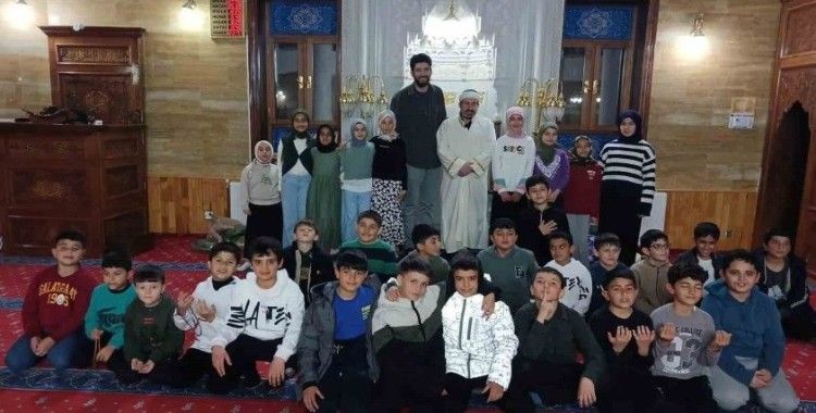 Öğrenciler Ramazan’ın maneviyatını teravih buluşmasında yaşadı
