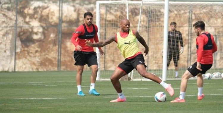 Atakaş Hatayspor, Kayserispor maçı hazırlıklarına başladı
