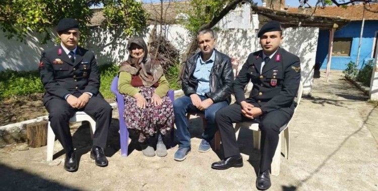 Jandarma ekipleri gazi ailelerini unutmadı

