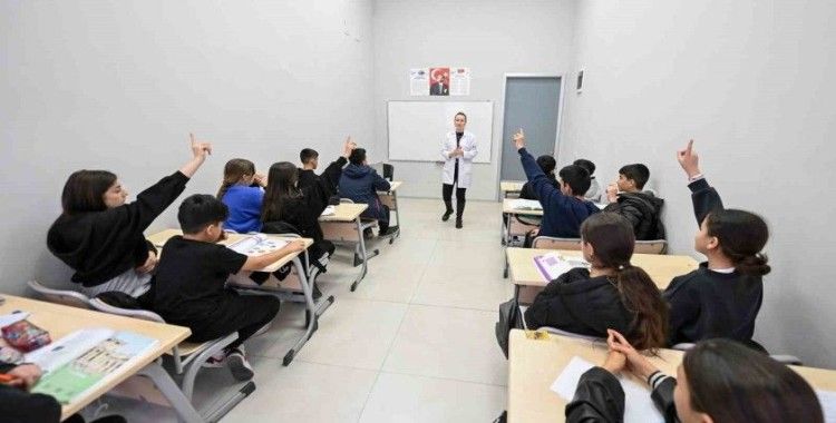 Anamur’da öğrencilere ücretsiz eğitim desteği