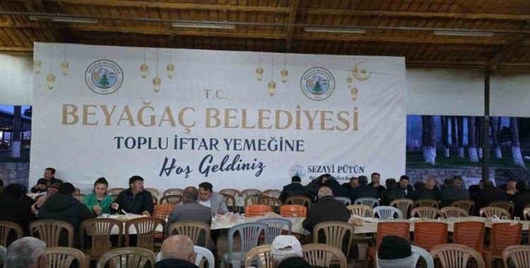 Beyağaçlılar oruçlarını toplu iftar programında birlikte açtı