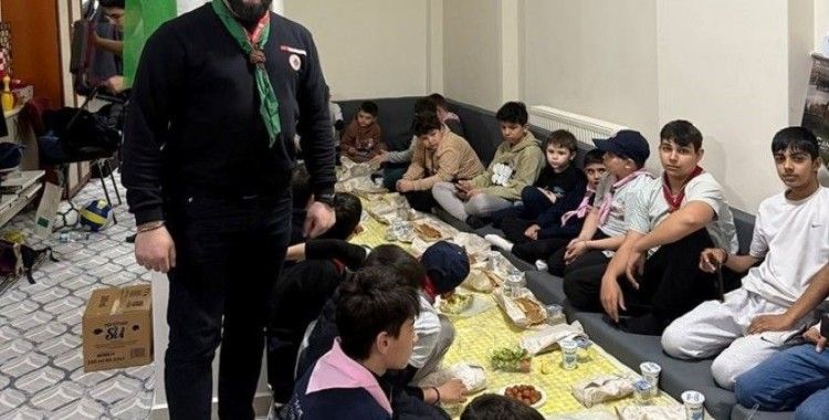 Simav’da Diyanet İzcileri iftarda buluştu
