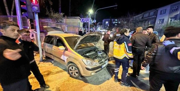 Burdur’da kamyonet ile otomobil çarpıştı: 1 yaralı
